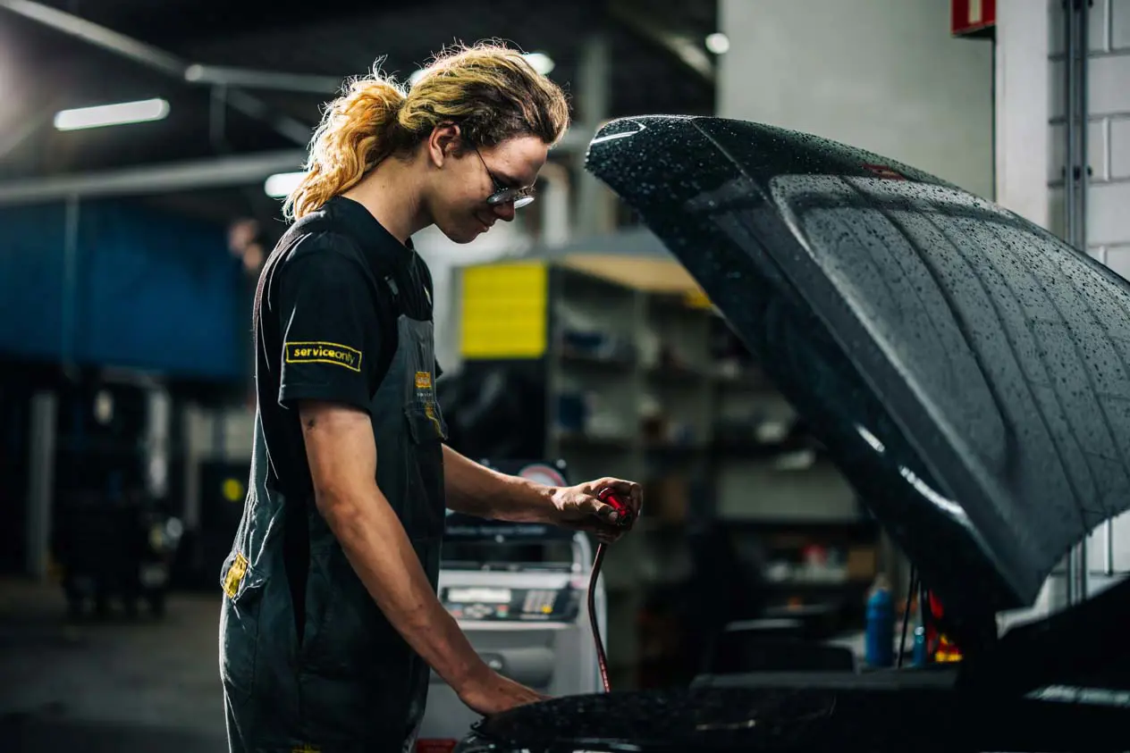 Koelsysteem-vacuümvulsysteem voor bedrijfsvoertuigen | Vacuüm-vulapparaten voor koelsystemen | Motor - koelsysteem | Speciaal bedrijfswagen-gereedschappen | Producten | KS Tools Werkzeuge - Maschinen GmbH